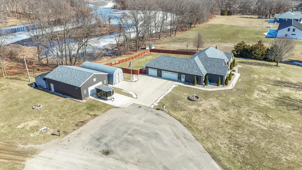 17700 Brad Lane Three Rivers, MI 49093