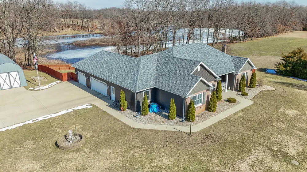 17700 Brad Lane Three Rivers, MI 49093