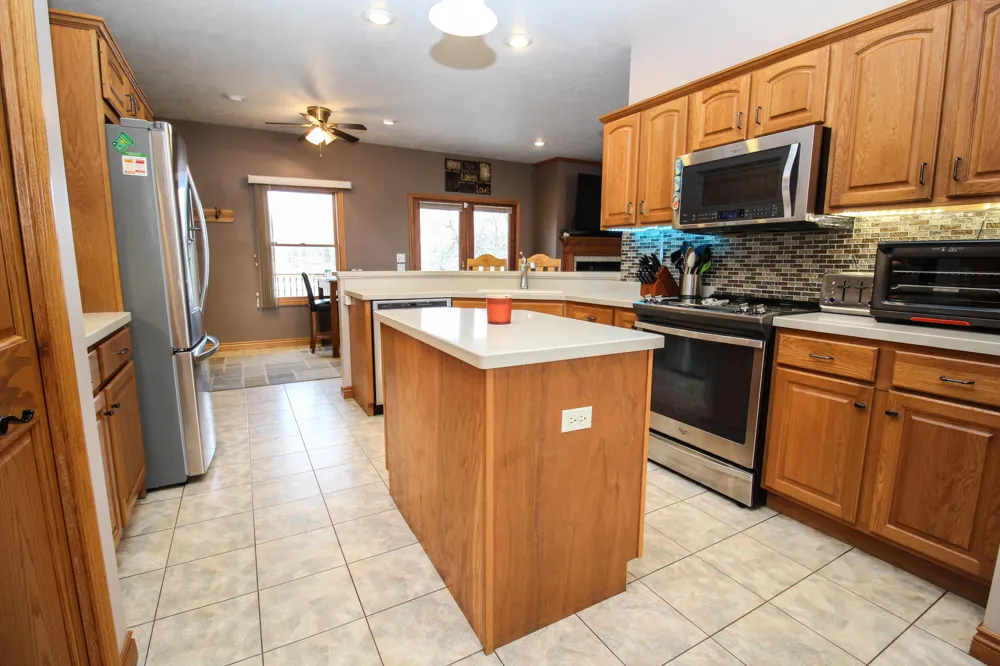 17700 Brad Lane Three Rivers, MI 49093