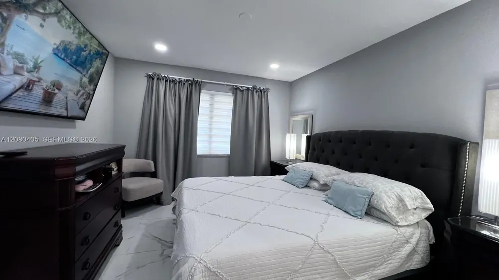 1531 NW 98th Ave Pembroke Pines, FL 33024
