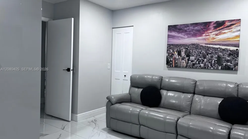 1531 NW 98th Ave Pembroke Pines, FL 33024