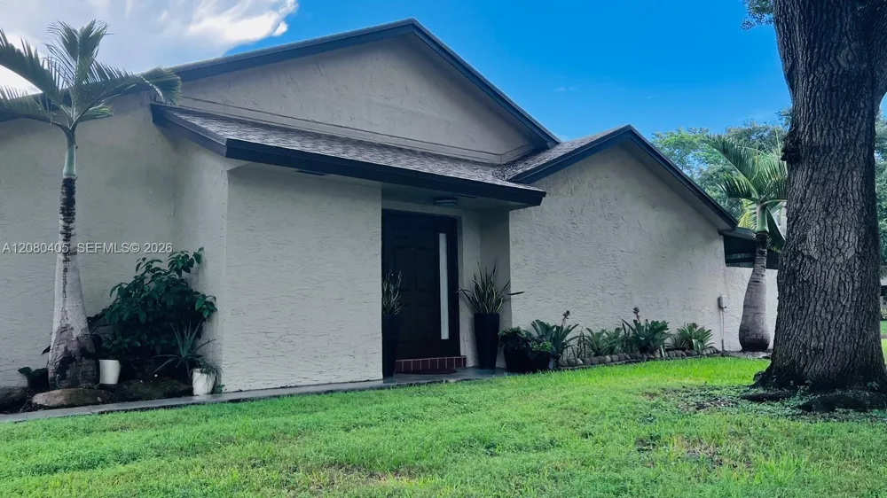 1531 NW 98th Ave Pembroke Pines, FL 33024