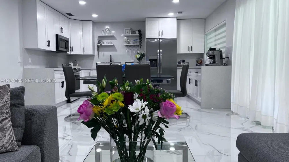 1531 NW 98th Ave Pembroke Pines, FL 33024