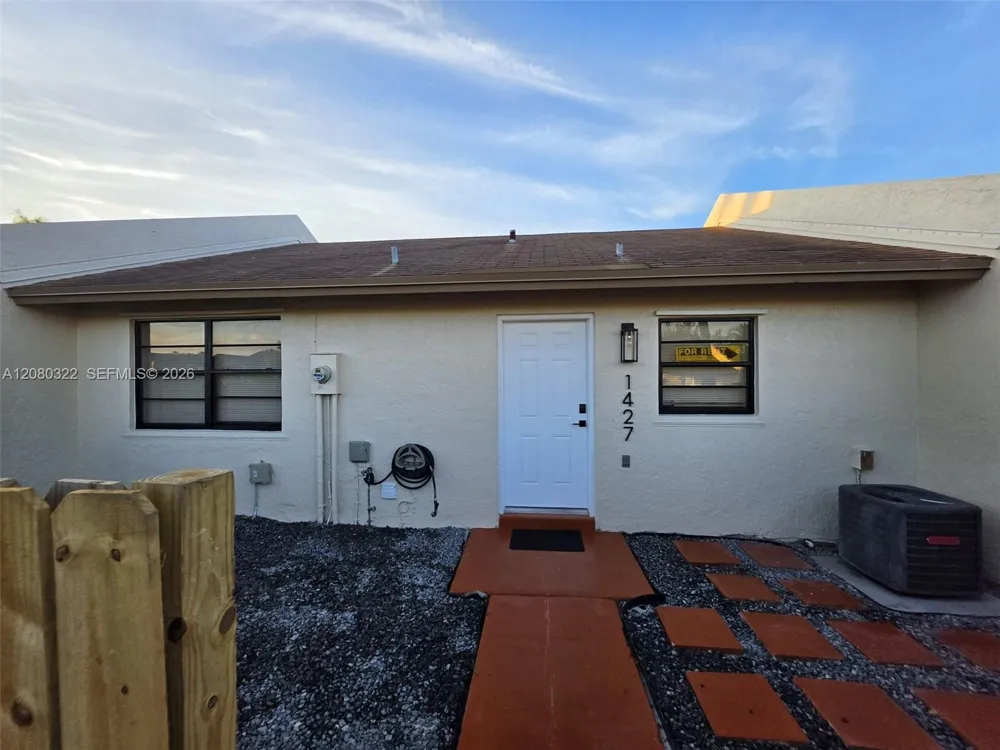 1427 Towhee St Homestead, FL 33035