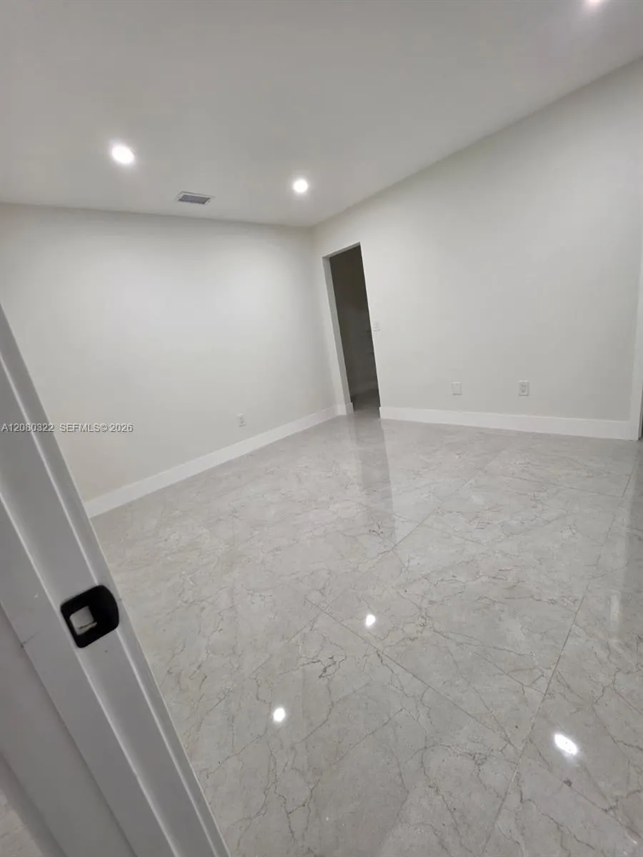 1427 Towhee St Homestead, FL 33035