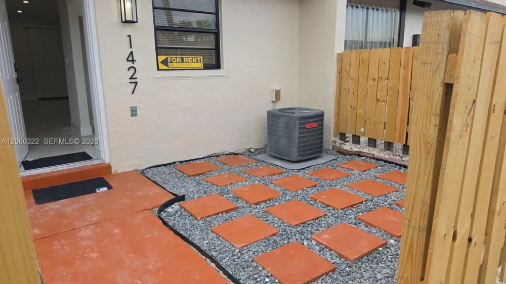 1427 Towhee St Homestead, FL 33035