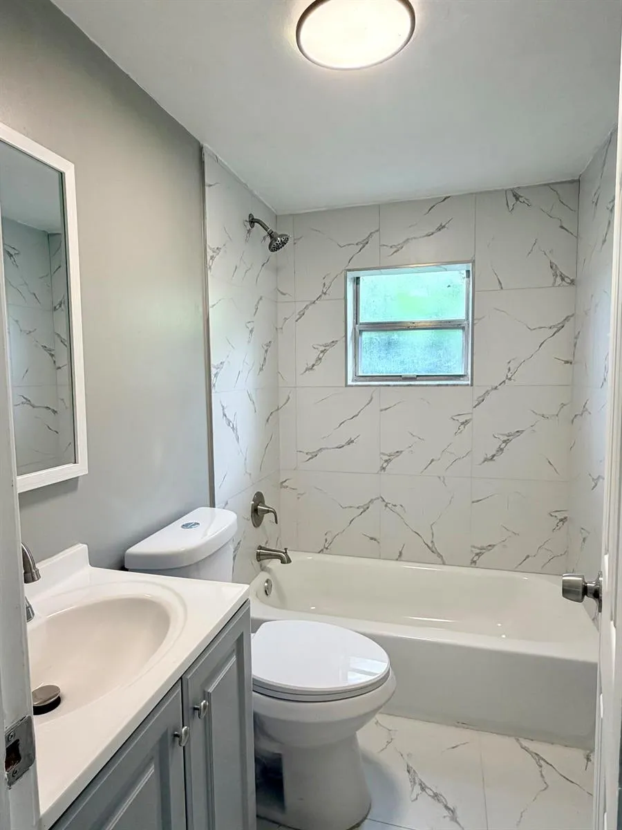 605 NW 9TH AVENUE Pompano Beach, FL 33060
