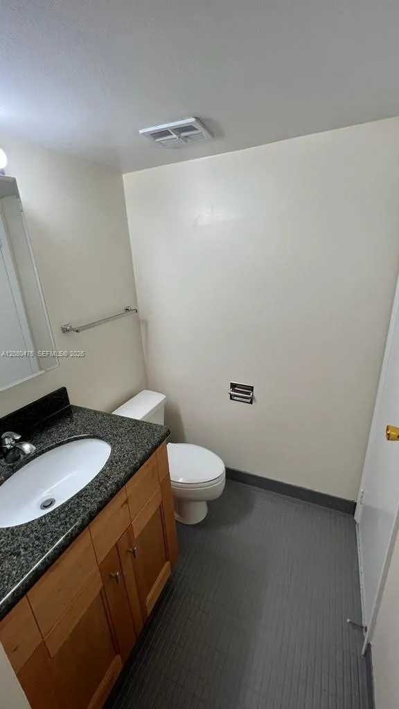 20500 W COUNTRY CLUB DR #204 Aventura, FL 33180
