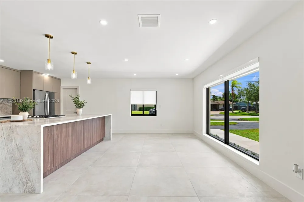 9771 Bel Aire Dr Cutler Bay, FL 33157