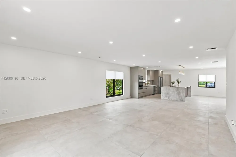 9771 Bel Aire Dr Cutler Bay, FL 33157