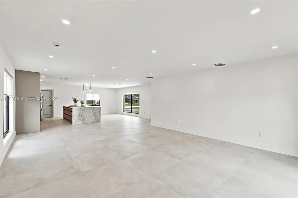 9771 Bel Aire Dr Cutler Bay, FL 33157