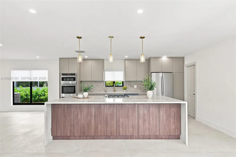9771 Bel Aire Dr Cutler Bay, FL 33157