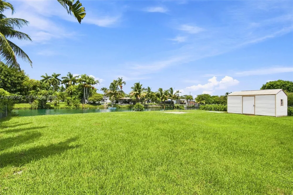 9771 Bel Aire Dr Cutler Bay, FL 33157