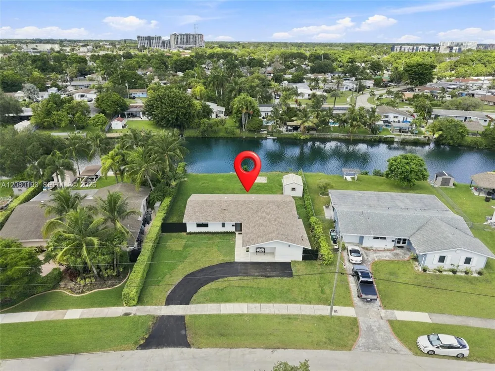 9771 Bel Aire Dr Cutler Bay, FL 33157