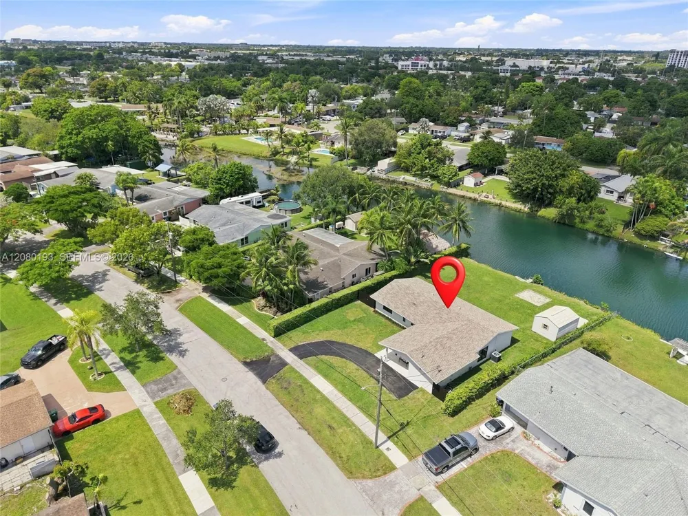 9771 Bel Aire Dr Cutler Bay, FL 33157