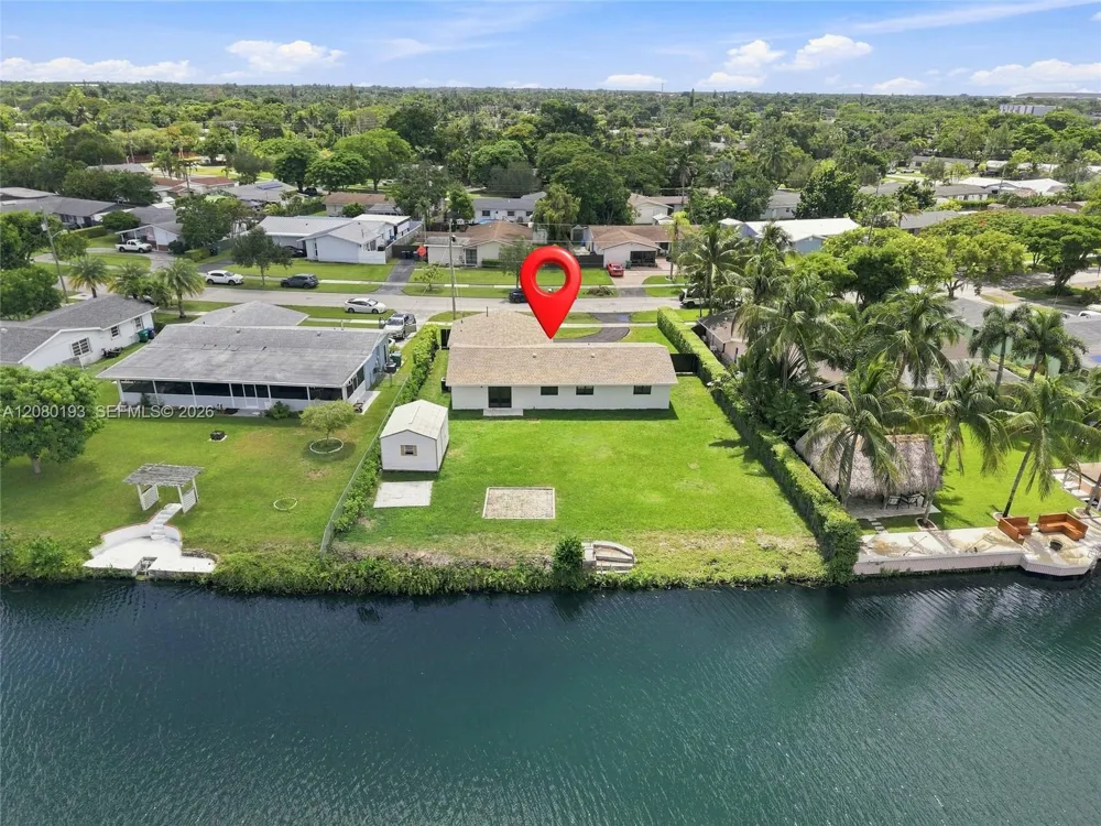 9771 Bel Aire Dr Cutler Bay, FL 33157