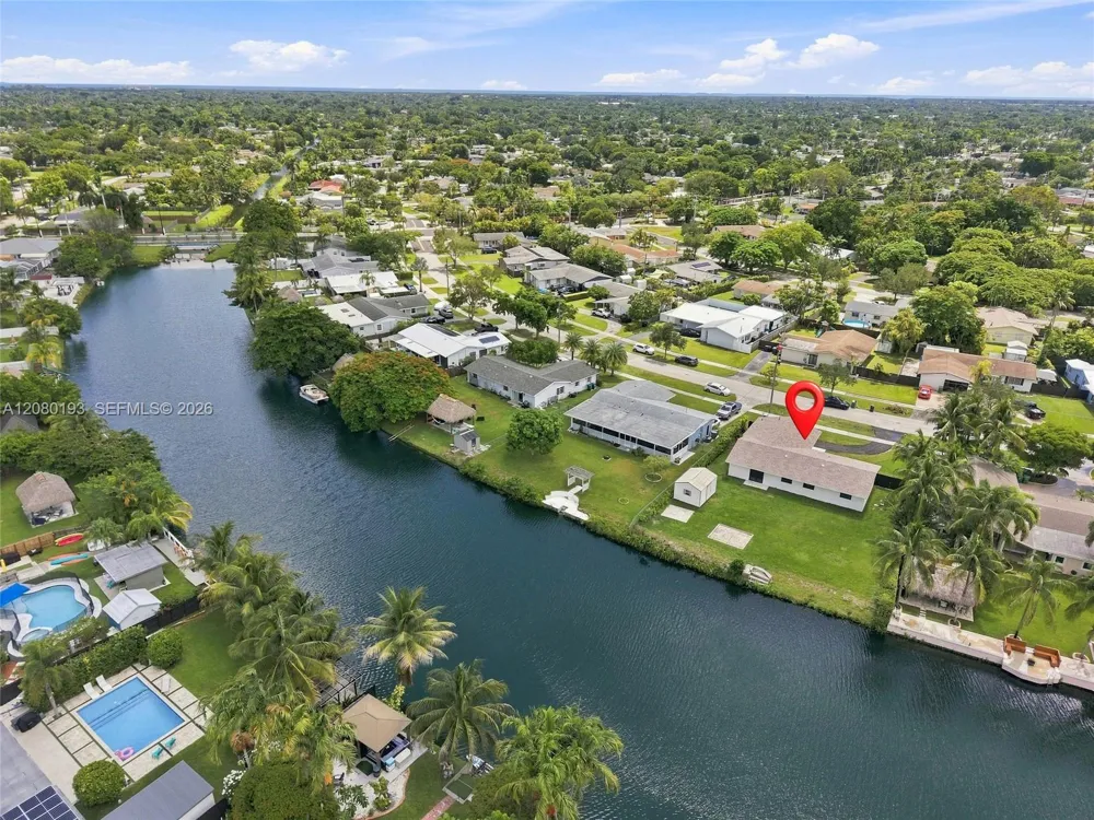 9771 Bel Aire Dr Cutler Bay, FL 33157