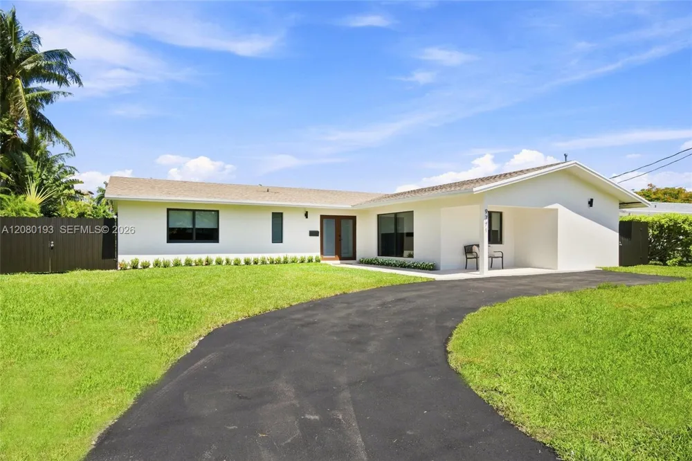 9771 Bel Aire Dr Cutler Bay, FL 33157