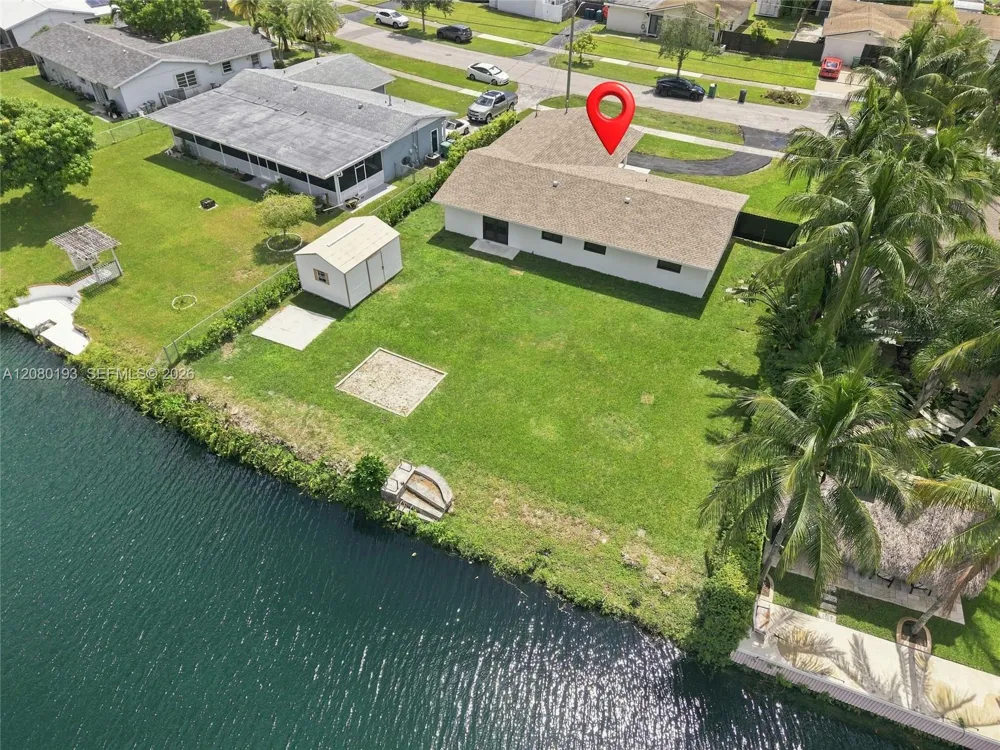 9771 Bel Aire Dr Cutler Bay, FL 33157