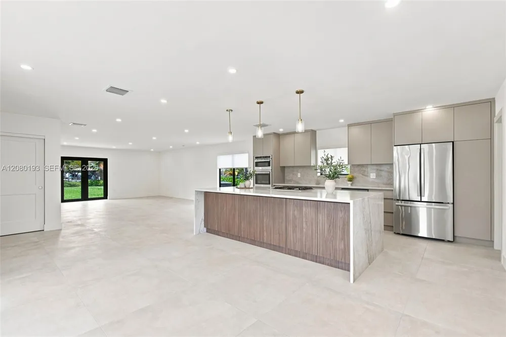 9771 Bel Aire Dr Cutler Bay, FL 33157