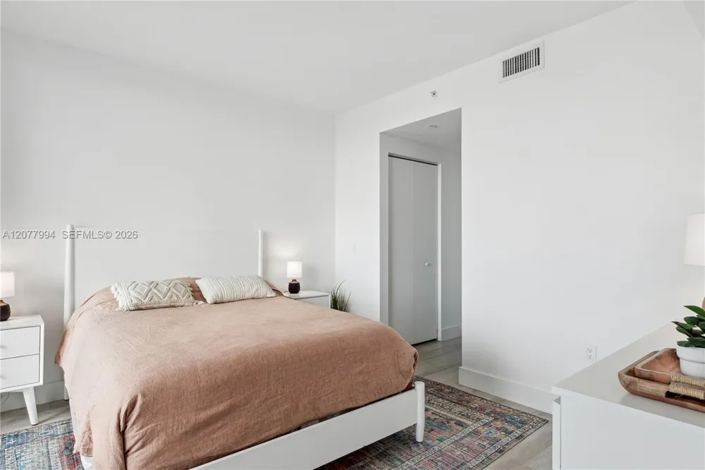 121 NE 34th St #1612 Miami, FL 33137