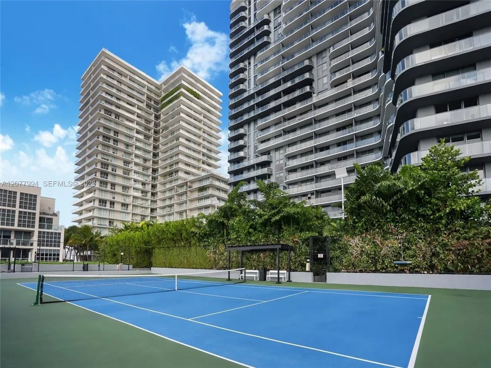 121 NE 34th St #1612 Miami, FL 33137