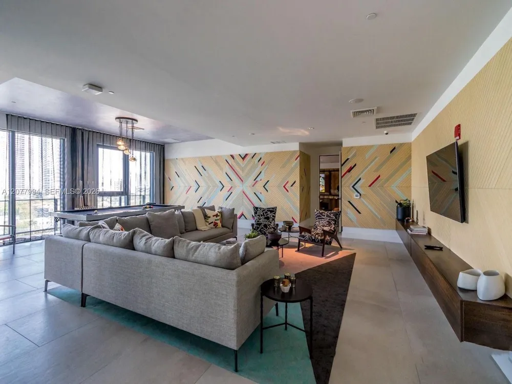 121 NE 34th St #1612 Miami, FL 33137