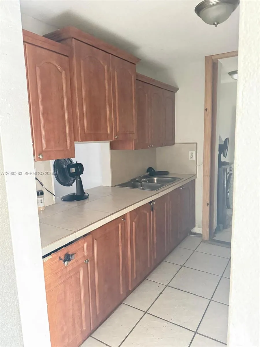 3887 NW 207th St Rd Miami Gardens, FL 33055