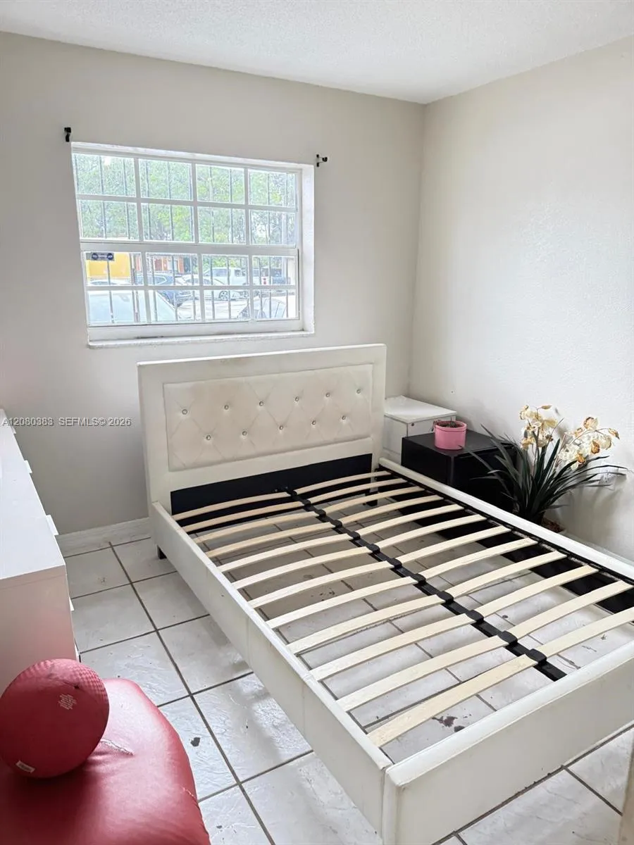 3887 NW 207th St Rd Miami Gardens, FL 33055