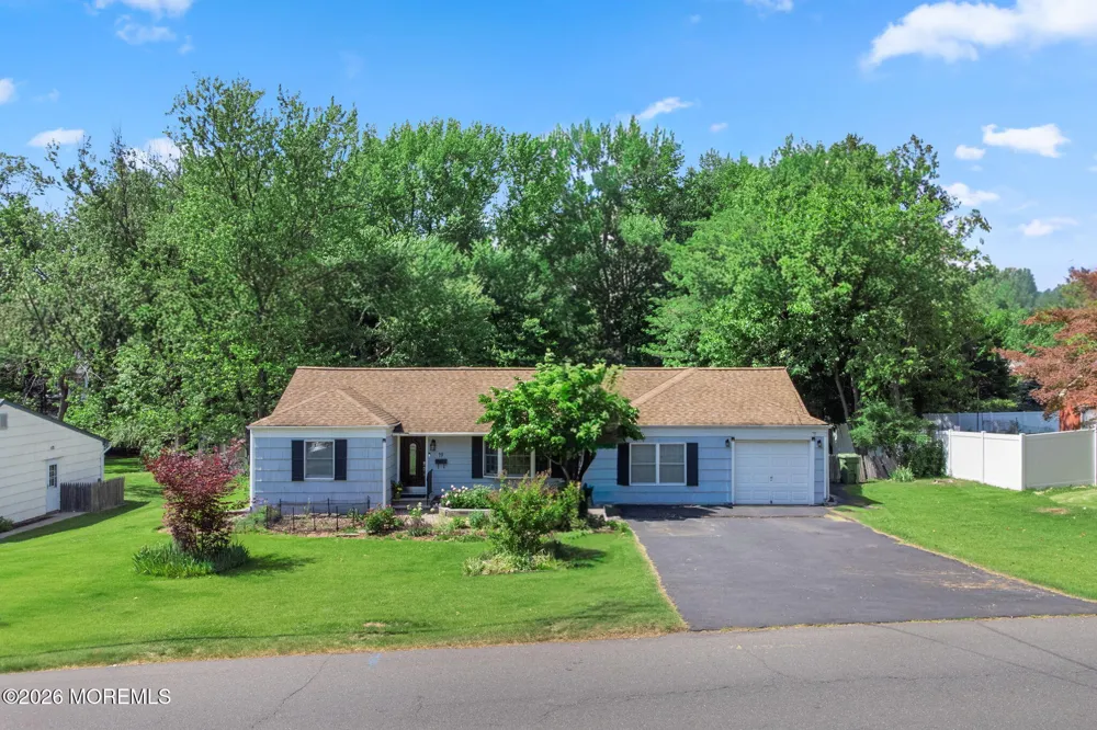 19 Stephenville Parkway Edison, NJ 08820