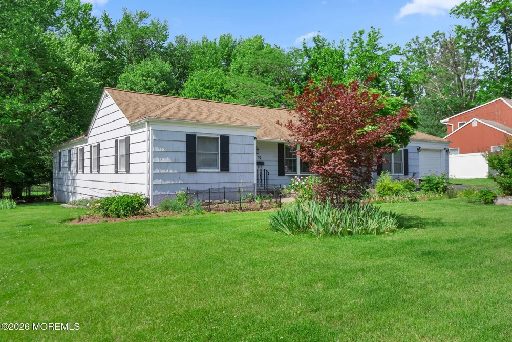 19 Stephenville Parkway Edison, NJ 08820