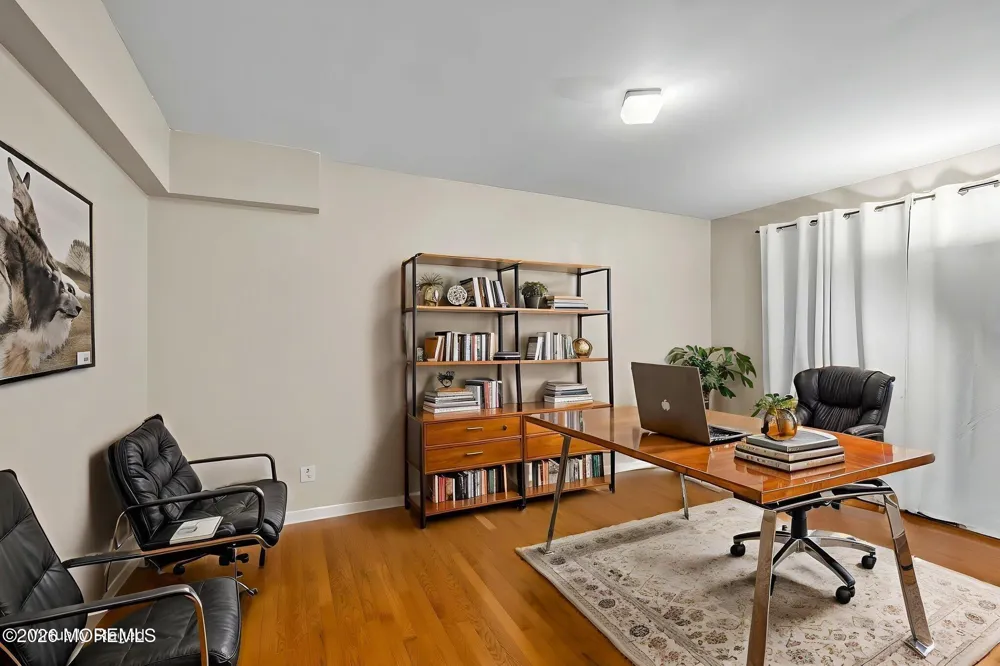 19 Stephenville Parkway Edison, NJ 08820