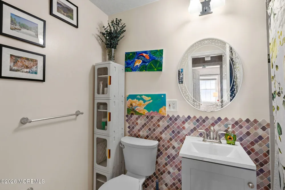 19 Stephenville Parkway Edison, NJ 08820