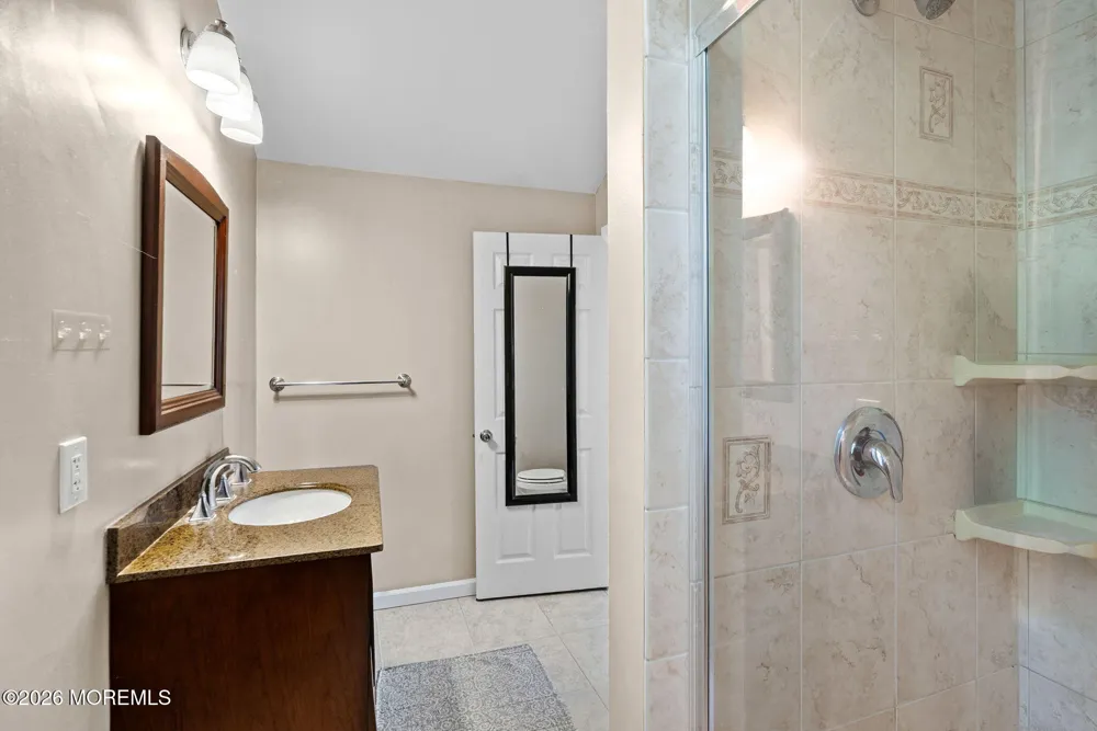 19 Stephenville Parkway Edison, NJ 08820