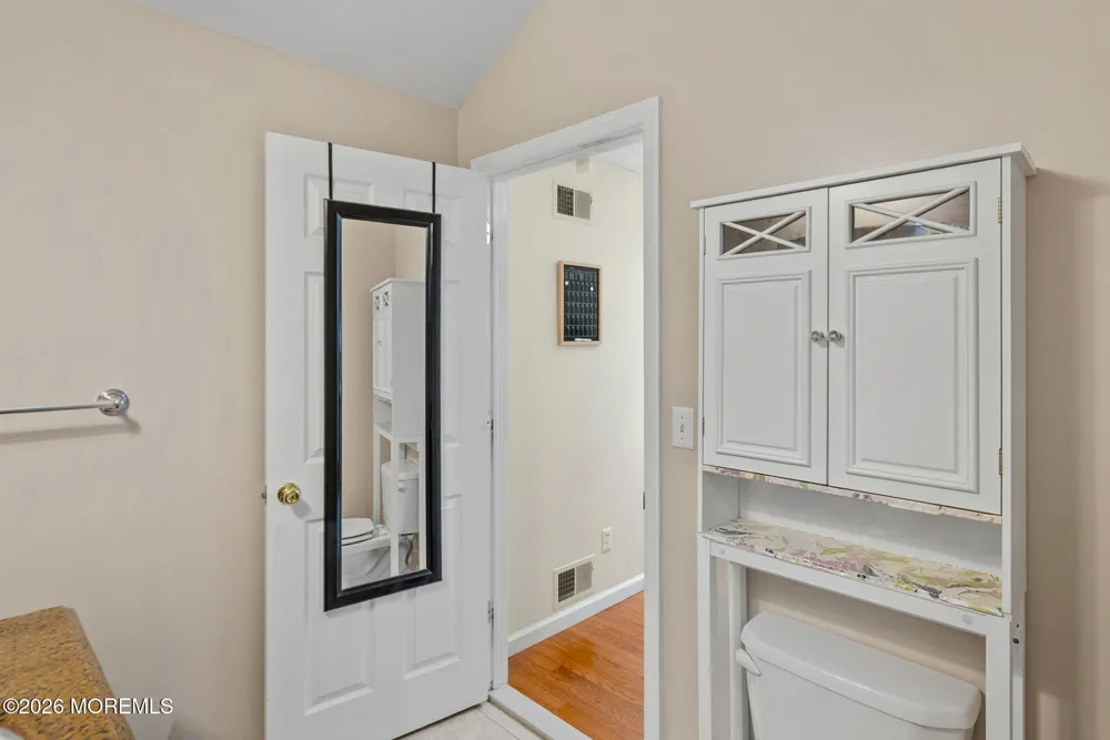 19 Stephenville Parkway Edison, NJ 08820