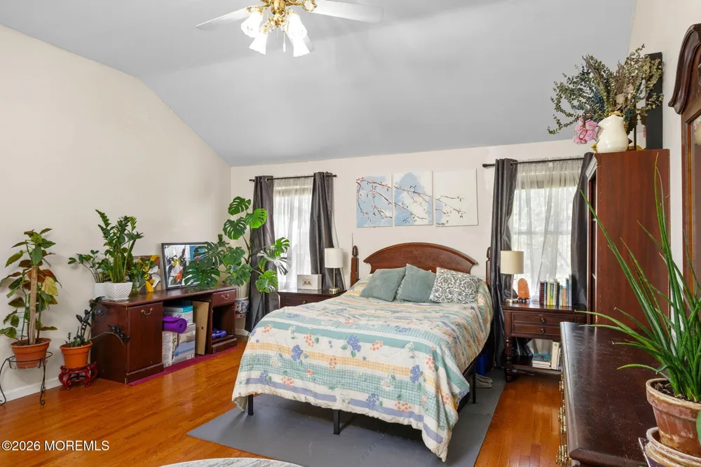 19 Stephenville Parkway Edison, NJ 08820