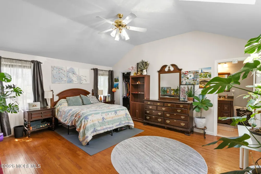 19 Stephenville Parkway Edison, NJ 08820