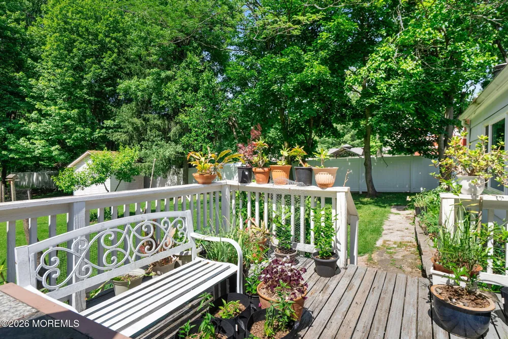19 Stephenville Parkway Edison, NJ 08820