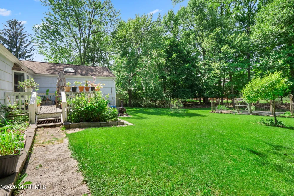 19 Stephenville Parkway Edison, NJ 08820