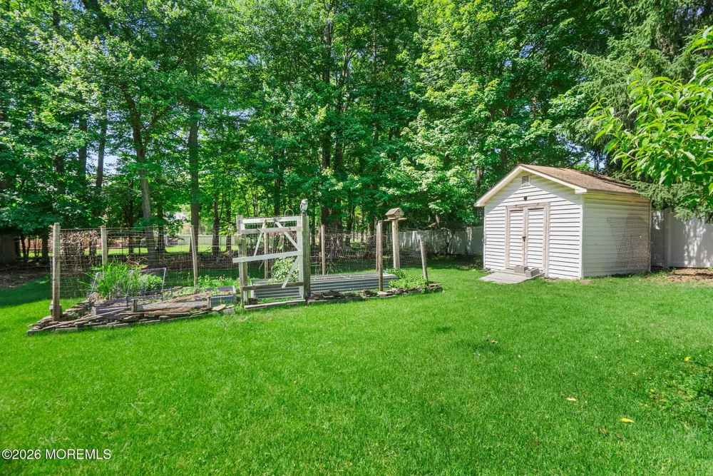 19 Stephenville Parkway Edison, NJ 08820