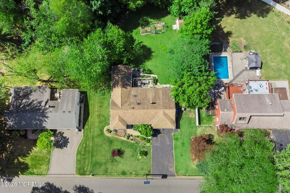 19 Stephenville Parkway Edison, NJ 08820