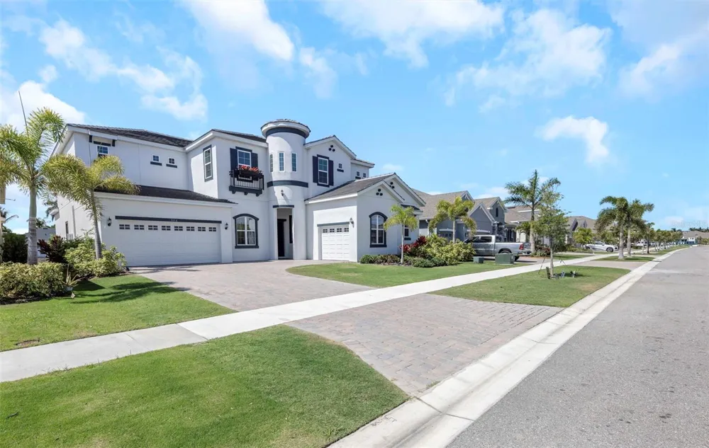 1016 SIGNET DRIVE Apollo Beach, FL 33572