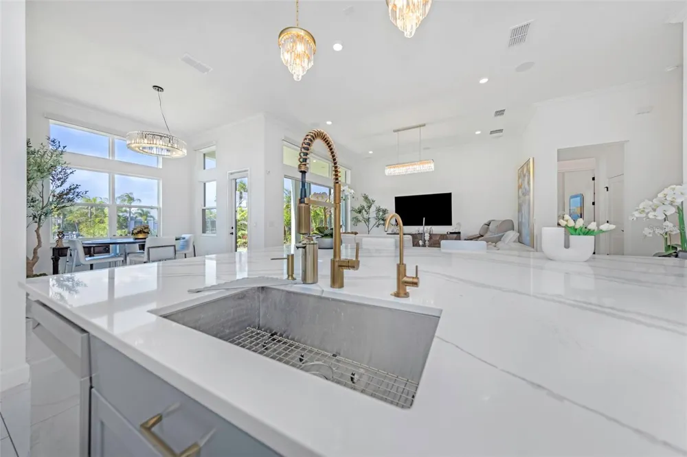 1016 SIGNET DRIVE Apollo Beach, FL 33572