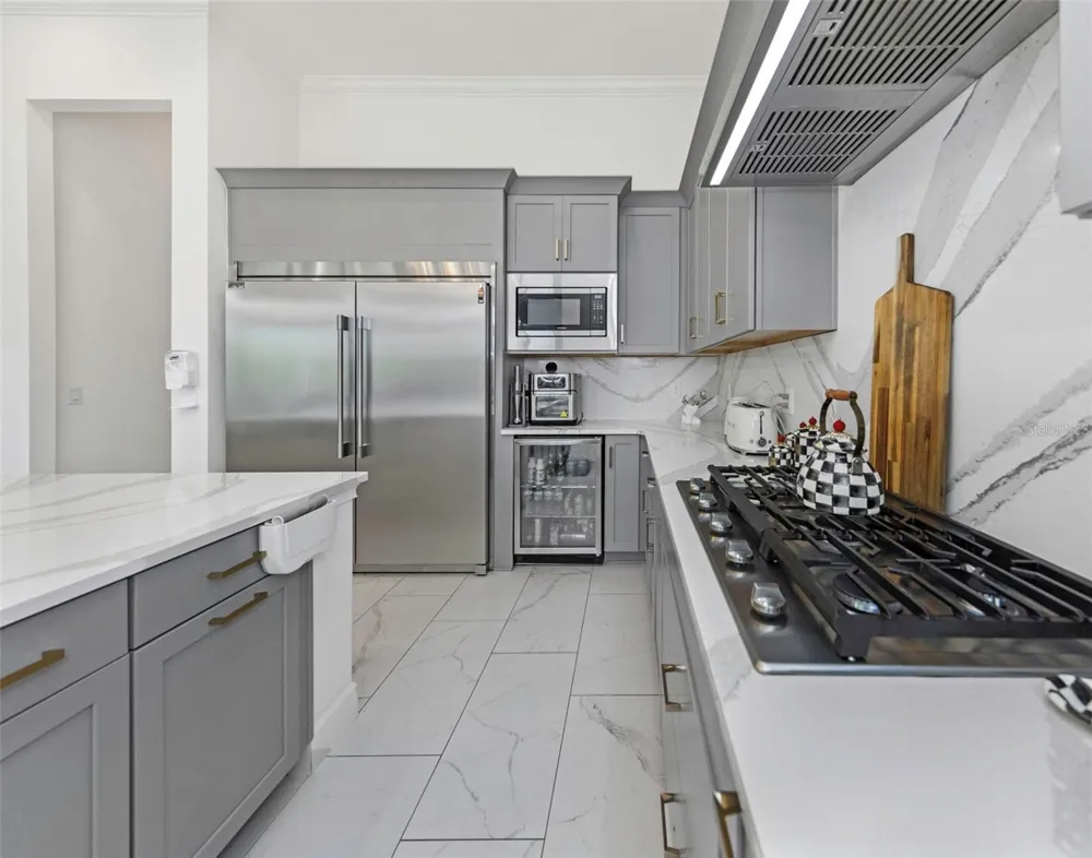 1016 SIGNET DRIVE Apollo Beach, FL 33572