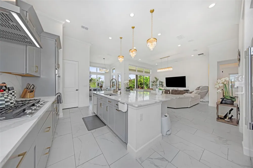 1016 SIGNET DRIVE Apollo Beach, FL 33572