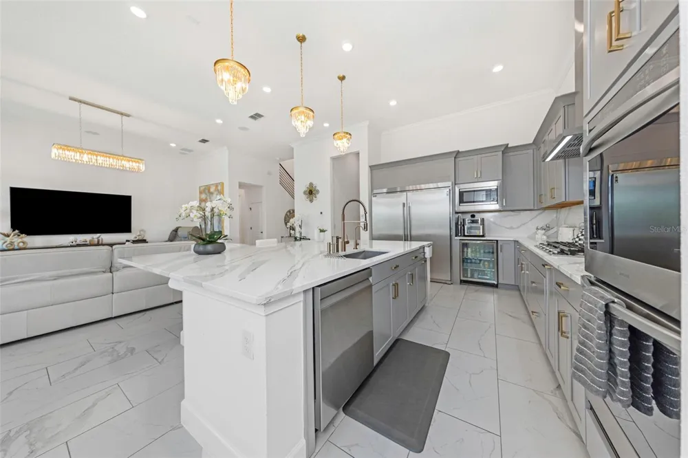 1016 SIGNET DRIVE Apollo Beach, FL 33572