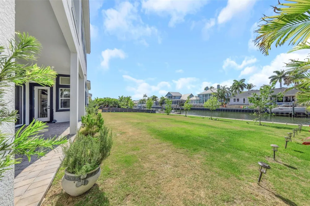 1016 SIGNET DRIVE Apollo Beach, FL 33572