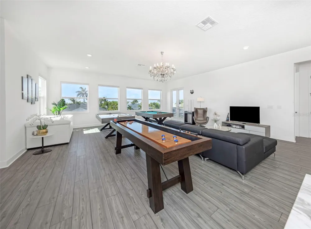 1016 SIGNET DRIVE Apollo Beach, FL 33572