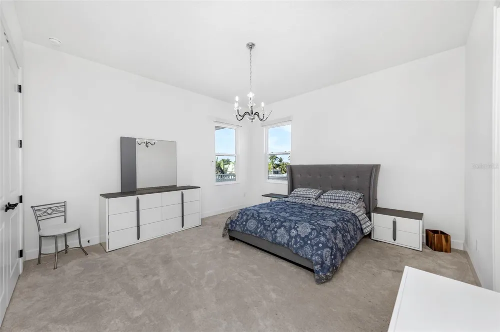 1016 SIGNET DRIVE Apollo Beach, FL 33572
