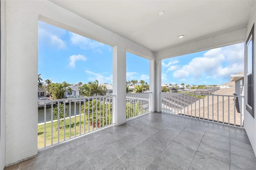 1016 SIGNET DRIVE Apollo Beach, FL 33572